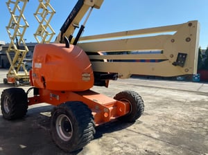 ขายรถกระเช้า JLG บูมศอก 450AJ II สูง 14 เมตร  มือสอง 