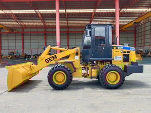ขายรถตักล้อยาง ยี่ห้อ SEM รุ่น 618D ผลิตโดยแคทเทอร์พิลลาร์