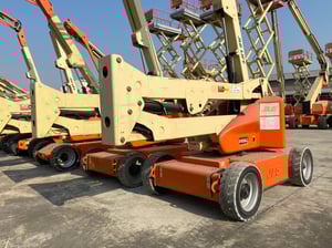 ขายรถกระเช้า JLG บูมข้อศอก E450AJ สูง 13.72 เมตร มือสอง ขายรถกระเช้า JLG บูมข้อศอก E450AJ สูง 13.72 เมตร มือสอง