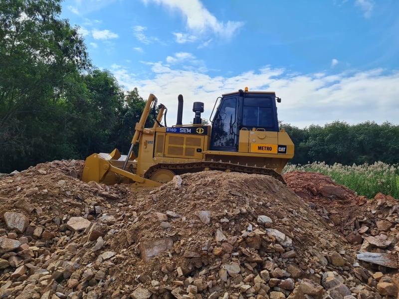 ขายรถดัน SEM816D ผลิตโดยแคทเทอร์พิลลาร์