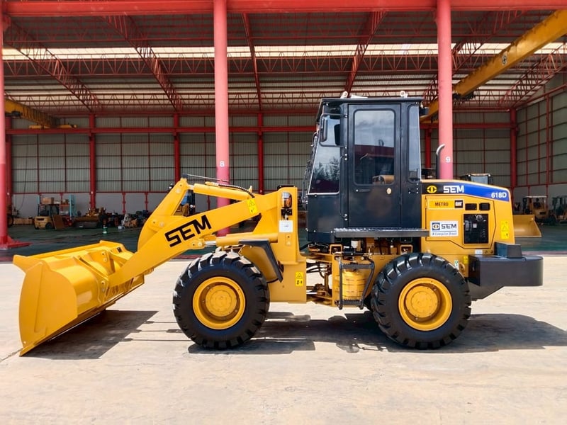 ขายรถตักล้อยาง ยี่ห้อ SEM รุ่น 618D ผลิตโดยแคทเทอร์พิลลาร์