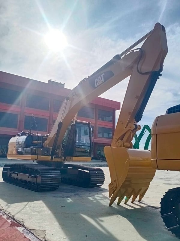 ขายรถขุด  CAT  320D2  พร้อมใช้งาน