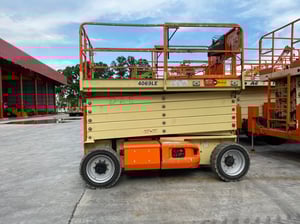 ขายรถกระเช้า JLG ขากรรไกร 4069LE สูง 12.19 เมตรมือสอง 