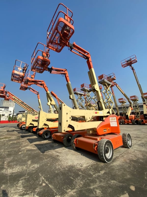 ขายรถกระเช้า JLG บูมข้อศอก E450AJ สูง 13.72 เมตร มือสอง