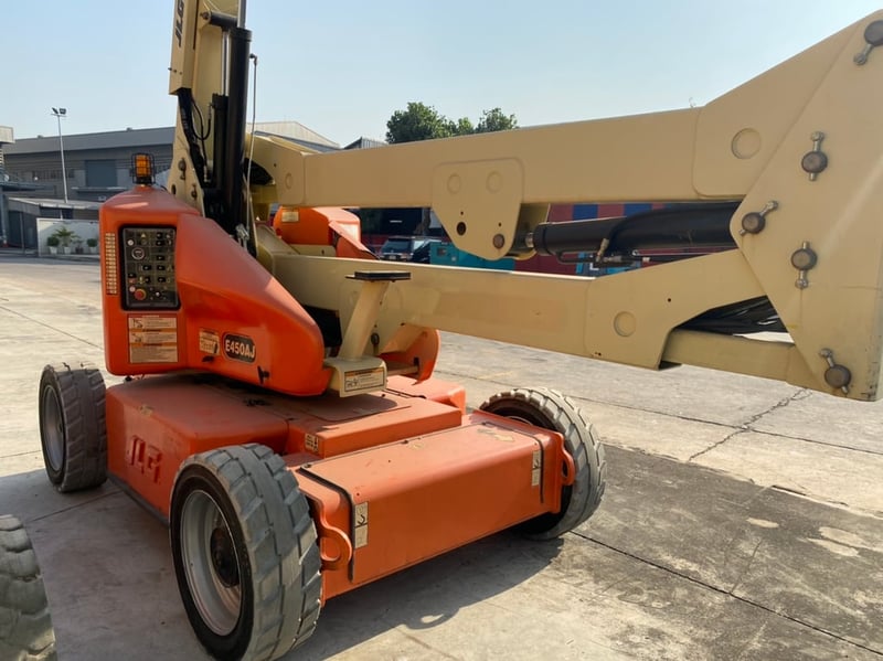 ขายรถกระเช้า JLG บูมข้อศอก E450AJ สูง 13.72 เมตร มือสอง ขายรถกระเช้า JLG บูมข้อศอก E450AJ สูง 13.72 เมตร มือสอง