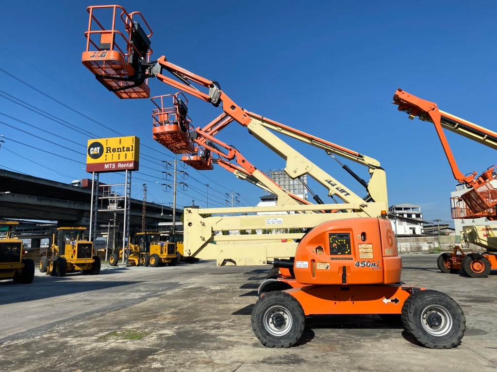 ขายรถกระเช้า JLG บูมศอก 450AJ II สูง 14 เมตร มือสอง ขายรถกระเช้า JLG บูมศอก 450AJ II สูง 14 เมตร มือสอง
