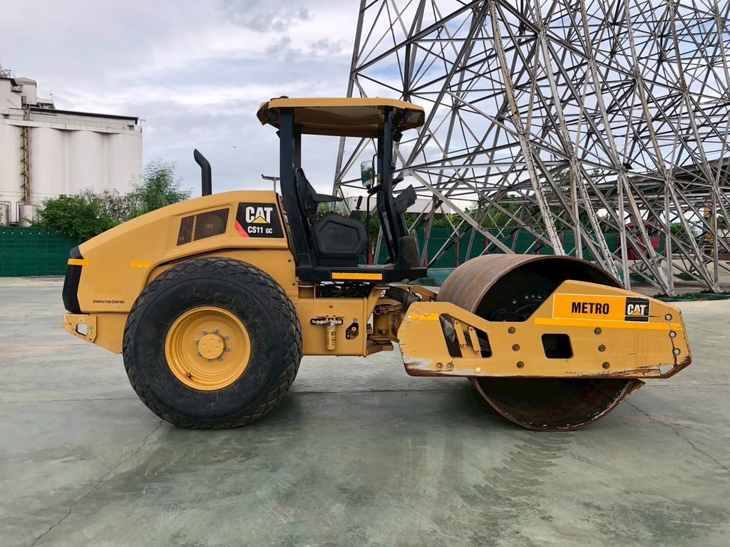 ขายรถบด CAT CS11GC พร้อมใช้งาน
