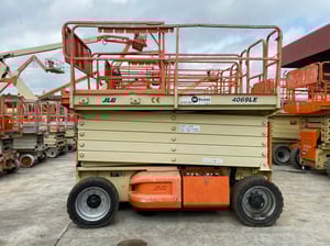 ขายรถกระเช้า JLG ขากรรไกร 4069LE สูง 12.19 เมตรมือสอง 