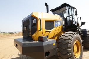 รถตักล้อยาง SEM  656F ผลิตโดยแคทเทอร์พิลลาร์