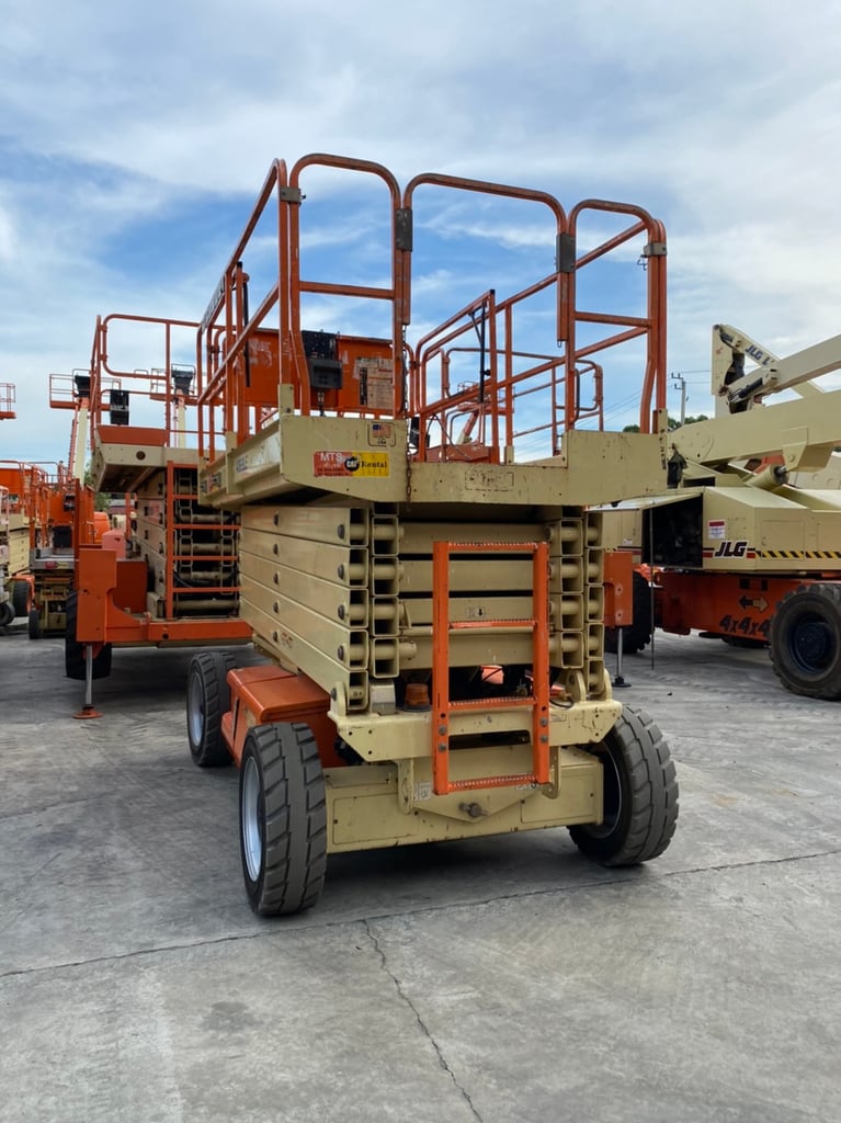 ขายรถกระเช้า JLG ขากรรไกร 4069LE สูง 12.19 เมตรมือสอง 