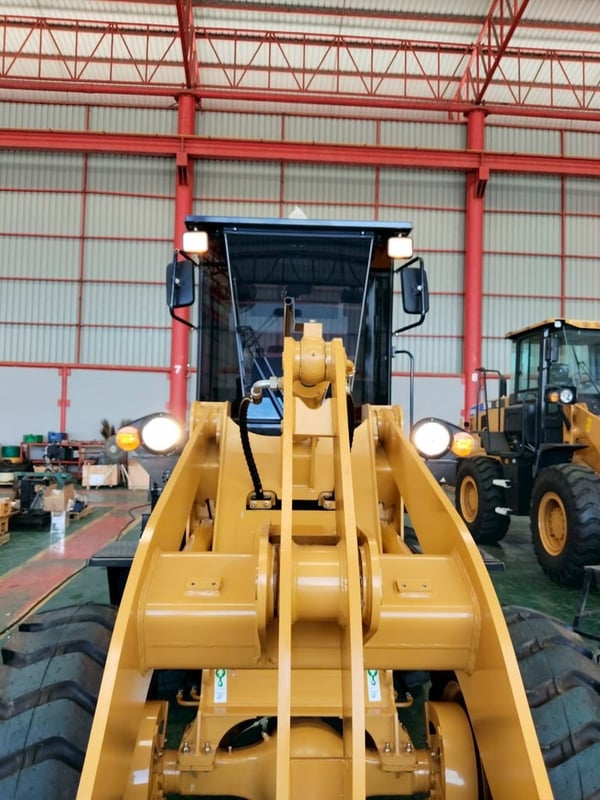 ขายรถตักล้อยาง ยี่ห้อ SEM รุ่น 618D ผลิตโดยแคทเทอร์พิลลาร์