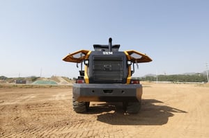 รถตักล้อยาง SEM  656F ผลิตโดยแคทเทอร์พิลลาร์