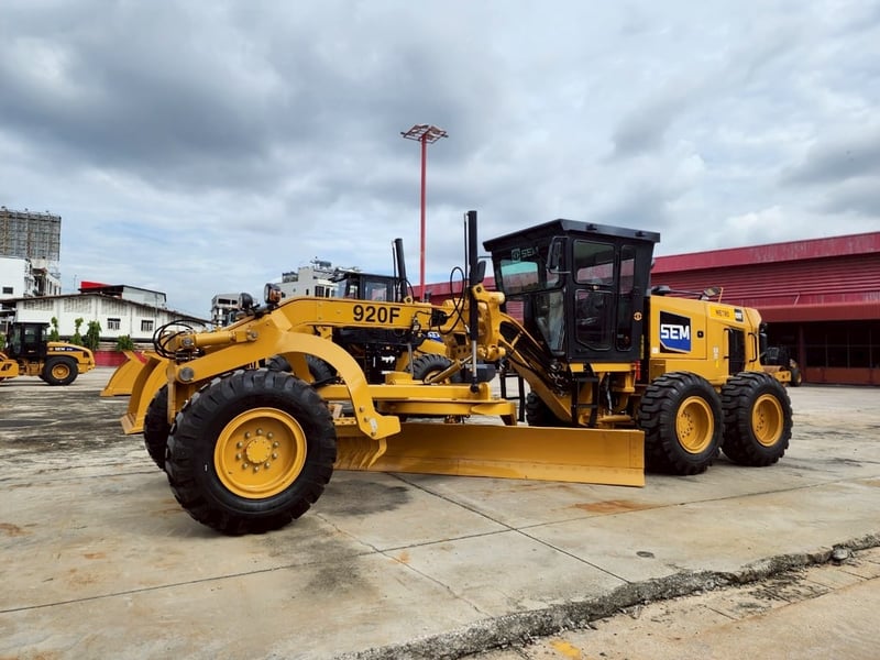 ขายรถเกรด ยี่ห้อ SEM เซม รุ่น 920F  ผลิตโดยแคทเทอร์พิลลาร์ 