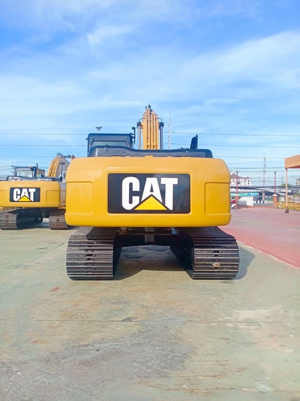 ขายรถขุด  CAT  320D2  พร้อมใช้งาน