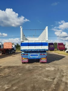 ต้องการขายแม่ลูกดั้มปี 61   360 แรง   พ่วง 3  เพลา สภาพสวย ยางใหม่ 22 เส้นสนใจติดต่อ  064-1466546