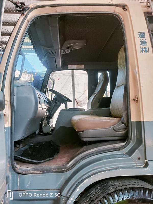 ต้องการขาย 6 ล้อ isuzu 175 แรงเครื่องดีมากเลยสภาพพร้อมใช้  เบรคทิฟฟี่