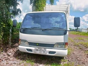 ต้องการขายรถบรรทุก 6  ล้อ   ปี 47 135 แรง  ขายตามสภาพสนใจติดต่อ  084-5391041   0922520556