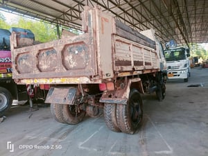ต้องการขาย 6 ล้อ isuzu 175 แรงเครื่องดีมากเลยสภาพพร้อมใช้  เบรคทิฟฟี่