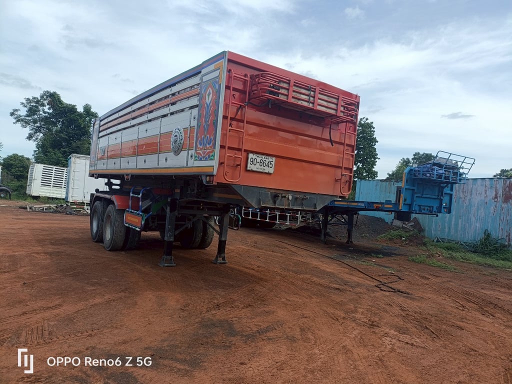 ต้องการขายห่งกึ่งพ่วง. ขายตามสภาพ สนใจติดต่อ. 0845391041.  0922520556