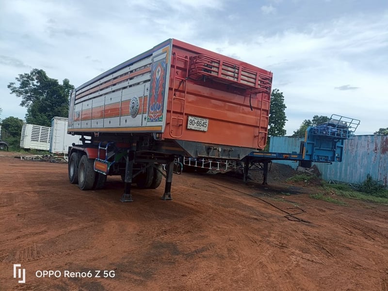 ต้องการขายห่งกึ่งพ่วง. ขายตามสภาพ สนใจติดต่อ. 0845391041.  0922520556