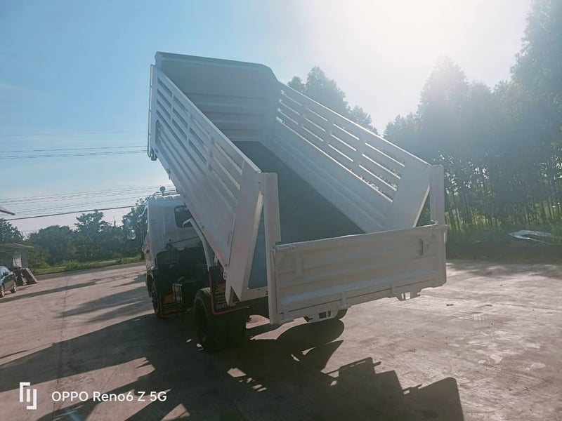 ต้องการขาย6 ล้อ hino ดั้มปี 65 175 แรงสนใจติดต่อ  0845391041