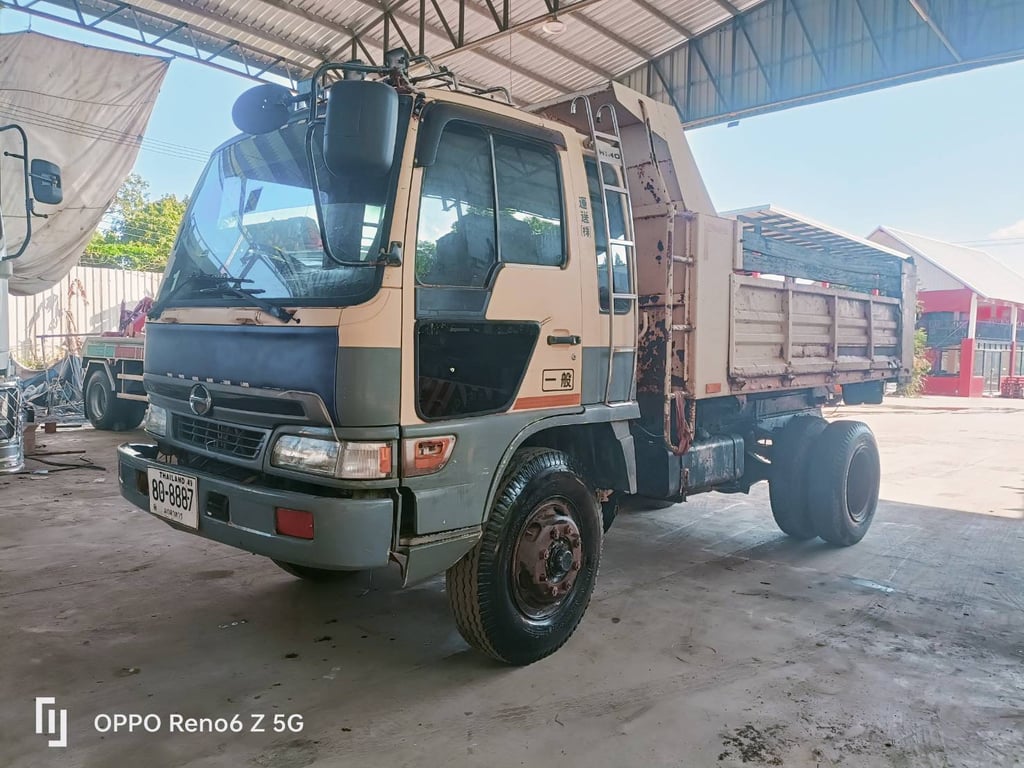 ต้องการขาย 6 ล้อ isuzu 175 แรงเครื่องดีมากเลยสภาพพร้อมใช้ เบรคทิฟฟี่ ต้องการขาย 6 ล้อ isuzu 175 แรงเครื่องดีมากเลยสภาพพร้อมใช้ เบรคทิฟฟี่