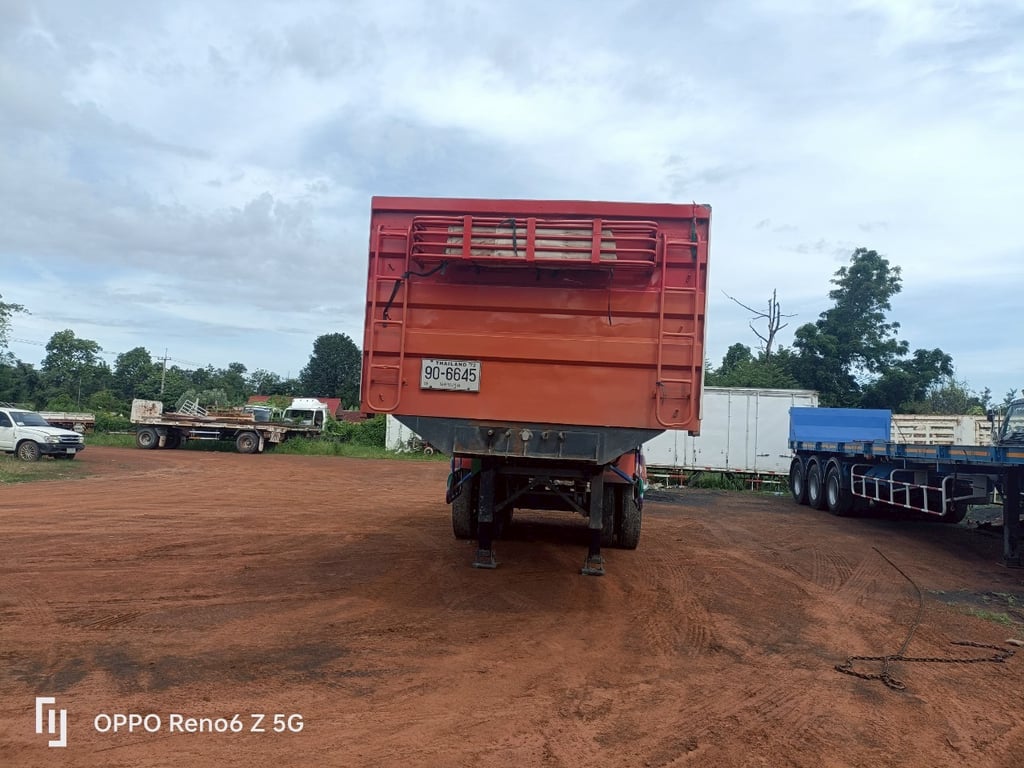 ต้องการขายห่งกึ่งพ่วง. ขายตามสภาพ สนใจติดต่อ. 0845391041.  0922520556