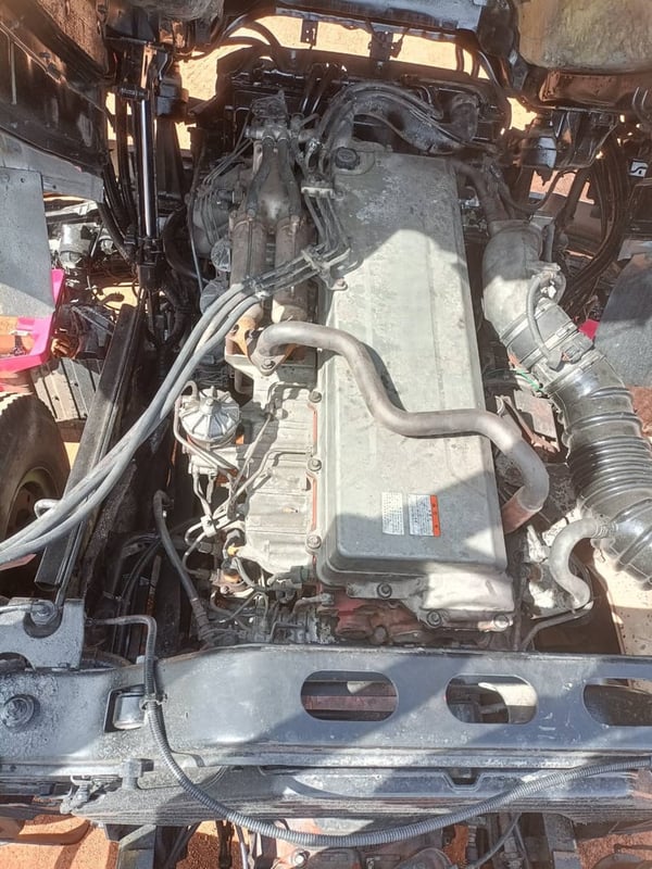 ต้องการขายหัวลากปี 51 hino   สภาพดี คัชชี สวย ยางเต็ม   สนใจติดต่อ   084- 5391041