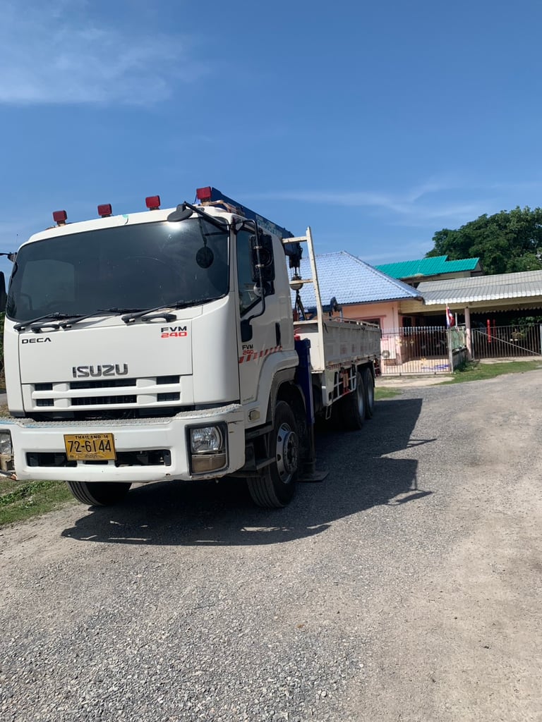 ISUZU FVM รถบรรทุก 10 ล้อ ติดเครน 5 ตัน 4 ปลอก ปี2009 Tel.095-791-4216