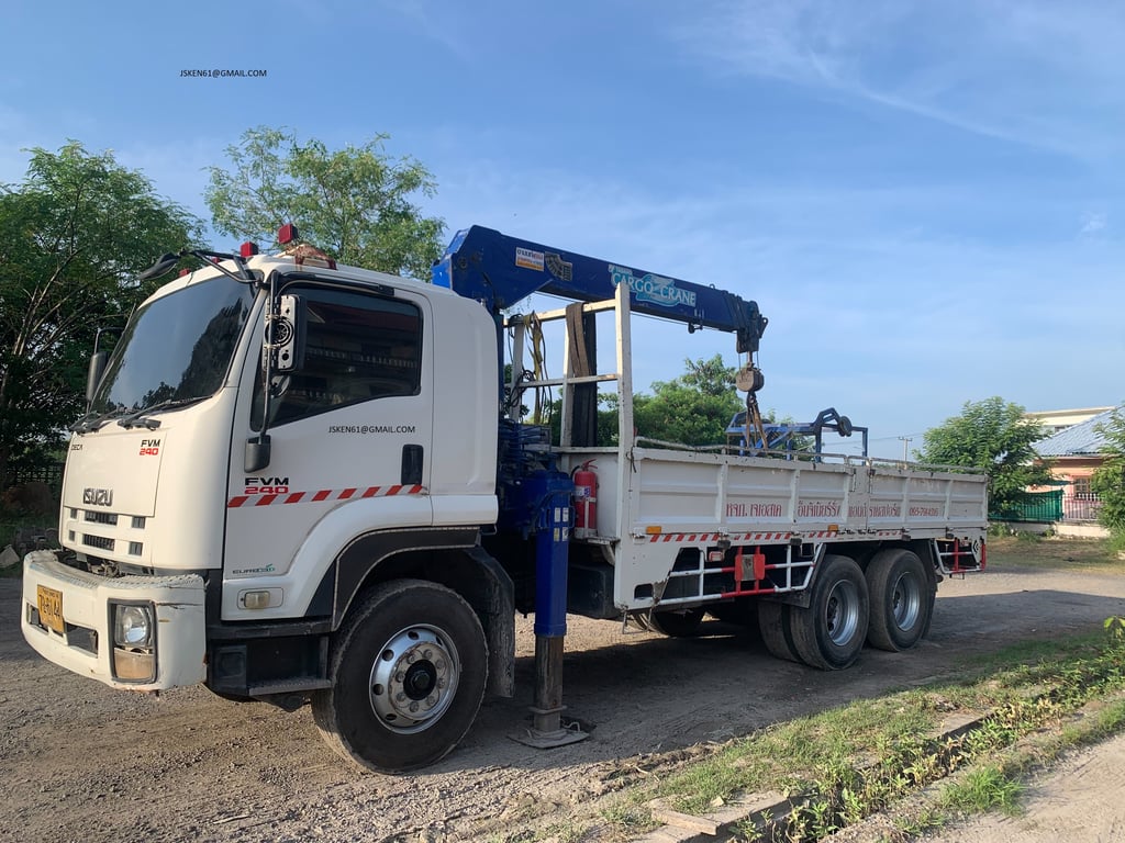 ISUZU FVM รถบรรทุก 10 ล้อ ติดเครน 5 ตัน 4 ปลอก ปี2009 Tel.095-791-4216