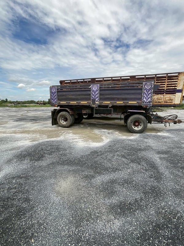 รถหางพ่วงดรัมป์