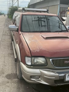 รถยนต์ ISUZU SUV 7 ที่นั่ง **มีเล่มทะเบียน