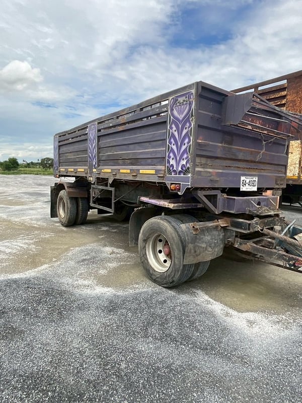 รถหางพ่วงดรัมป์