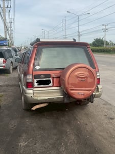 รถยนต์ ISUZU SUV 7 ที่นั่ง **มีเล่มทะเบียน