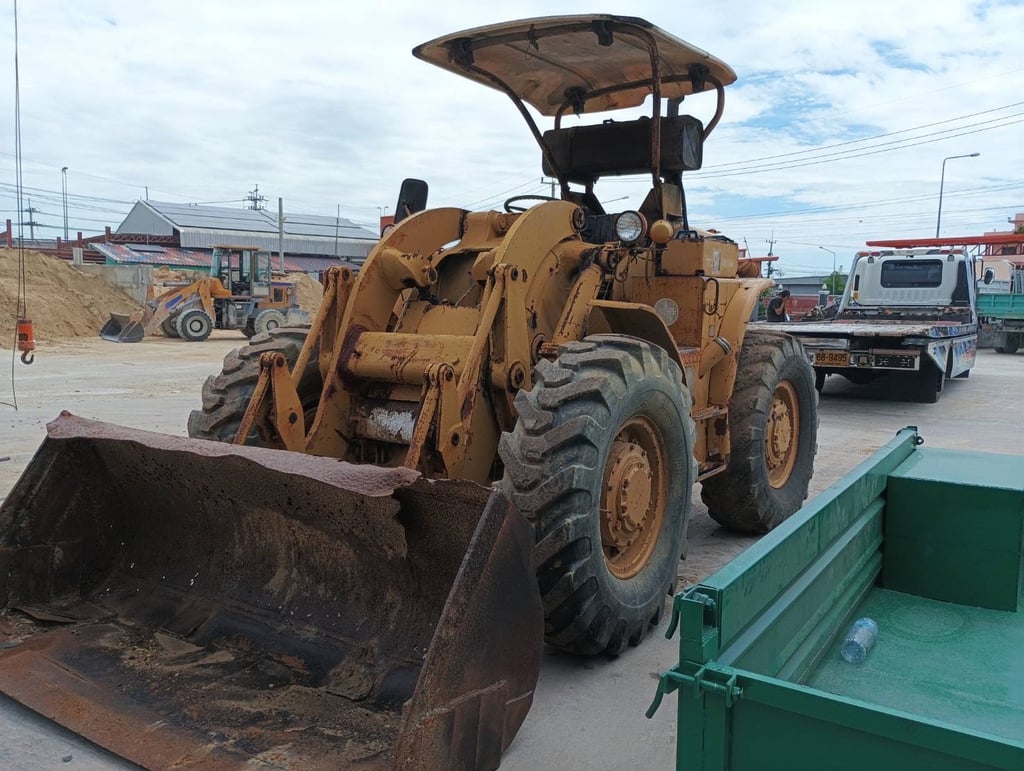 รถตัก CATERPILLAR