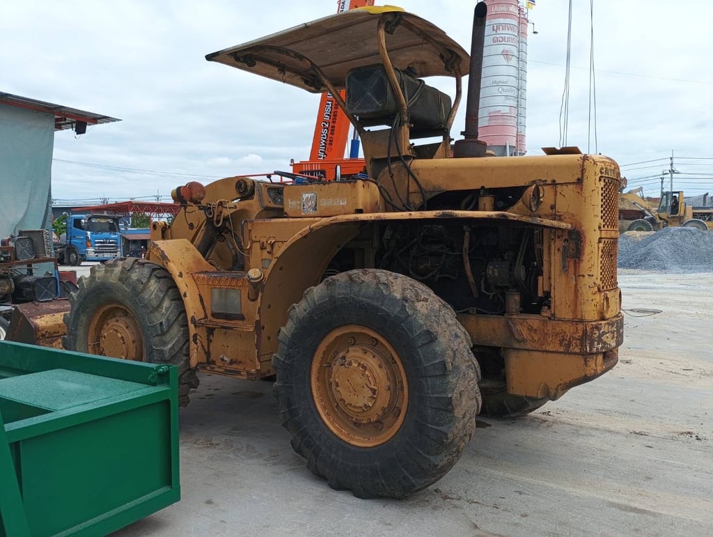 รถตัก CATERPILLAR
