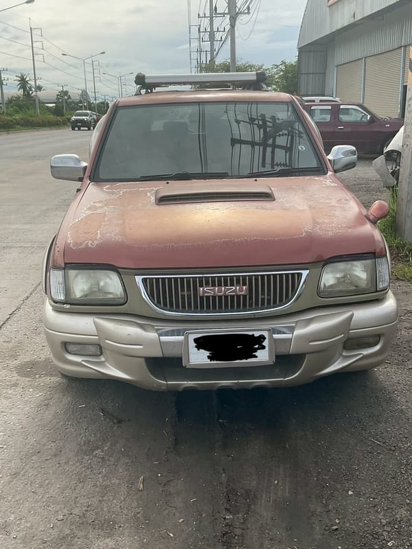 รถยนต์ ISUZU SUV 7 ที่นั่ง **มีเล่มทะเบียน