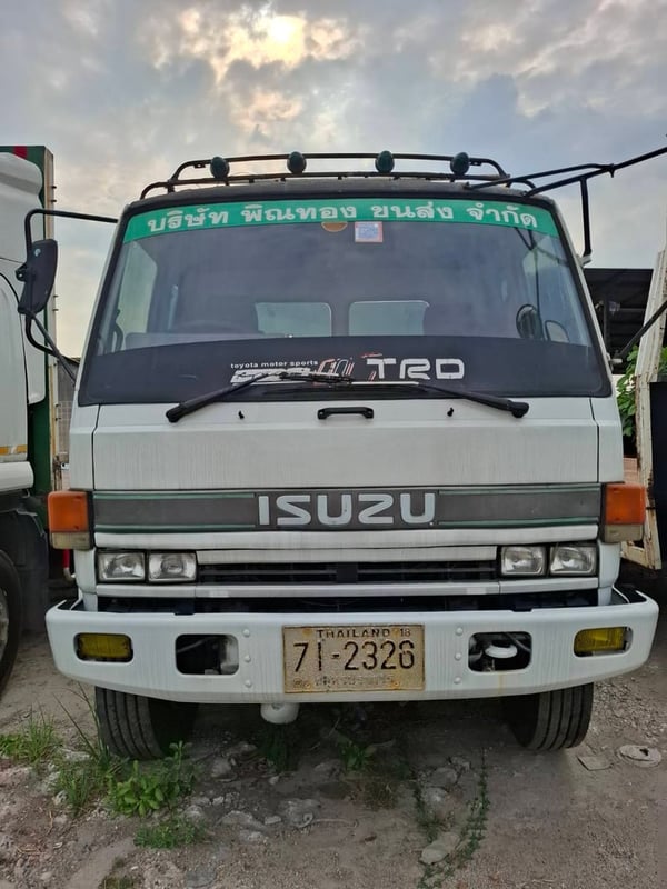 รถ 6ล้อ มือสอง อีซูซุ กะบะพื้นเรียบ ยาว7.2ม. เครื่อง 6HE1 195 แรงม้า ปี 2538 เดิมเดิม ใช้งานดี รถ 6ล้อ มือสอง อีซูซุ กะบะพื้นเรียบ ยาว7.2ม. เครื่อง 6HE1 195 แรงม้า ปี 2538 เดิมเดิม ใช้งานดี