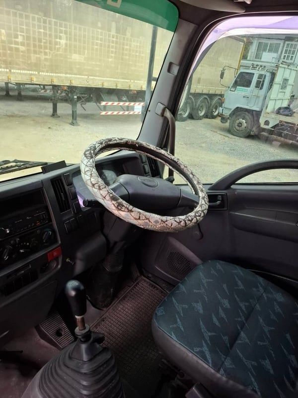 รถ 10ล้อ พื้นเรียบ  กระบะยาว 7.5เมตร รถจดทะเบียนปี 2559 เครื่อง6HK ยูโร3 เครื่อง 300แรงม้า 