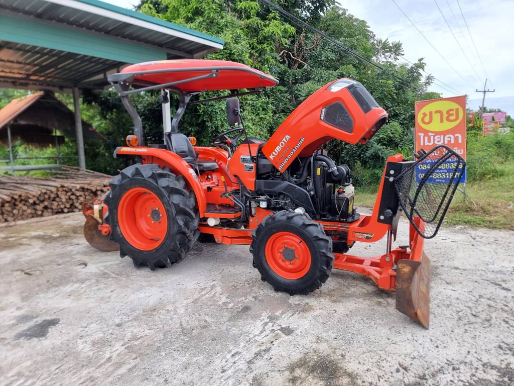 👉เข้าใหม่👈ขายคูโบต้า L4018DT รถปี63 ใช้งานน้อย เดิมๆทั้งคัน เครื่องเกียร์เดิมไม่เคยแกะ ไม่มีรั่วซึม พร้อมใช้งาน เล่มครบ 👉ราคา 358,000 อุปกรณ์ครบ ☎️โทร 088-8831878 ,084-5486359 🚩อ.สนม จ.สุรินทร์ (ร้าน PL แทรคเตอร์)