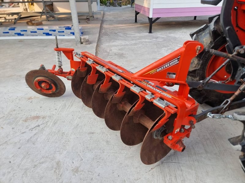 ขาย  L4018DT ปี63 มาพร้อมใบดันหน้าใหม่ สีเดิมทั้งคัน เครื่องเกียร์เดิมแน่นไม่เคยแกะ พร้อมใช้งาน เล่มครบ ราคา 348,000 บาท  โทร 088-8831878 ,084-5486359 แยกตาเพชร อ.สนม จ.สุรินทร์