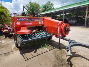 👉 ขายเครื่องอัดฟาง HB135 สวยพร้อมใช้  👉ราคา 230,000 บาท ☎️โทร 088-8831878 ,084-5486359 🚩แยกตาเพชร อ.สนม จ.สุรินทร์