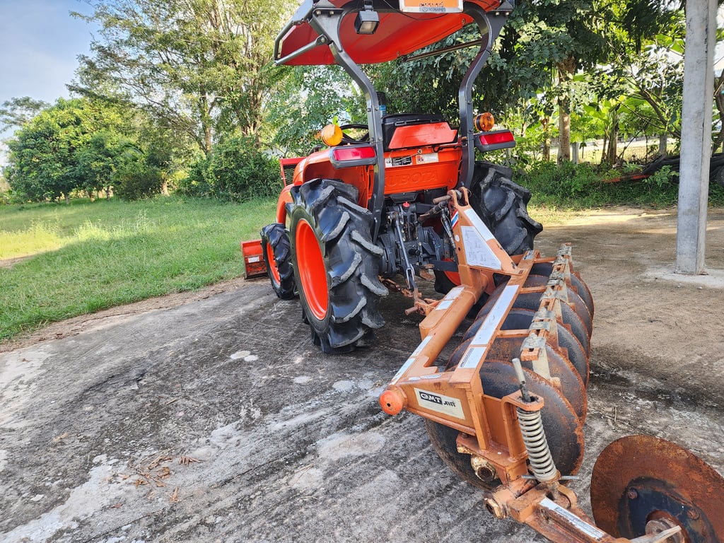 ขาย L4018SP รถปี65 ใช้งาน 1,417 ชม.เครื่องเดิมเกียร์เดิม พร้อมใช้งาน สีเดิมทั้งคัน ไม่มีรั่วซึม เล่มทะเบียนครบ 👉ราคา 335,000 บาท ผานหน้า+ผานหลัง ☎️โทร 088-8831878 ,084-5486359 🚩แยกตาเพชร อ.สนม จ.สุรินทร์ #ร้านขายรถไถมือสอง #รถไถมือสอง #รถไถคูโบต้า #เปิดค่าการมองเห็น ขาย L4018SP รถปี65 ใช้งาน 1,417 ชม.เครื่องเดิมเกียร์เดิม พร้อมใช้งาน สีเดิมทั้งคัน ไม่มีรั่วซึม เล่มทะเบียนครบ 👉ราคา 335,000 บาท ผานหน้า+ผานหลัง ☎️โทร 088-8831878 ,084-5486359 🚩แยกตาเพชร อ.สนม จ.สุรินทร์ #ร้านขายรถไถมือสอง #รถไถมือสอง #รถไถคูโบต้า #เปิดค่าการมองเห็น