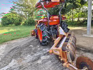 ขาย L4018SP รถปี65 ใช้งาน 1,417 ชม.เครื่องเดิมเกียร์เดิม พร้อมใช้งาน สีเดิมทั้งคัน ไม่มีรั่วซึม เล่มทะเบียนครบ 👉ราคา 335,000 บาท ผานหน้า+ผานหลัง ☎️โทร 088-8831878 ,084-5486359 🚩แยกตาเพชร อ.สนม จ.สุรินทร์ #ร้านขายรถไถมือสอง #รถไถมือสอง #รถไถคูโบต้า #เปิดค่าการมองเห็น