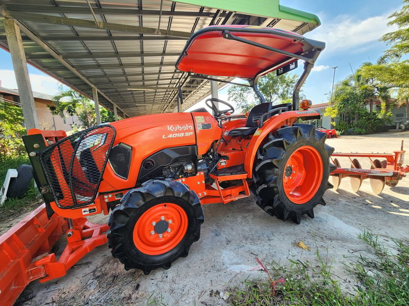 ขาย L4018SP ปี65 ใช้งาน 1,062 ชม. เครื่องเกียร์เดิมๆไม่เคยแกะ พร้อมใช้งานเครื่องไม่หอน ไม่มีรั่วซึม ราคา 348,000 บาท โทร 088-8831878 ,084-5486359 แยกตาเพชร อ.สนม จ.สุรินทร์