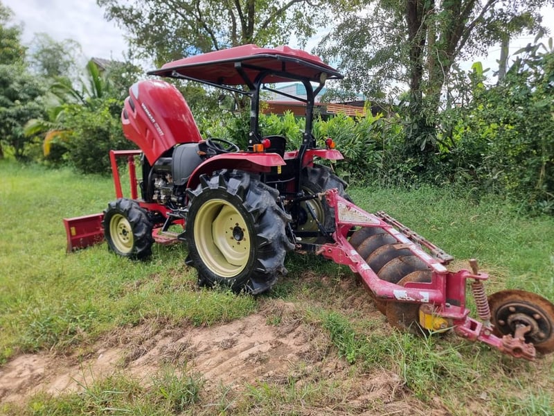 ขายยันม่าร์ EF393T ปี63 ใช้งานน้อยสวยเดิมทุกจุด เครื่องเดิมเกียร์เดิม พร้อมใช้งาน  👉ราคา 285,000 บาท ☎️โทร 088-8831878 ,084-5486359 🚩แยกตาเพชร อ.สนม จ.สุรินทร์ #ร้านขายรถไถมือสอง #รถไถมือสอง #รถไถยันม่าร์ #รถไถยันม่าร์มือสอง #ดันฟีด