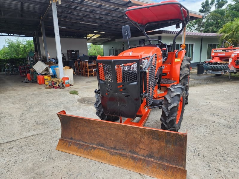 ขายรถไถคูโบต้า L4018SP ปี65 ใช้งาน 934 ชั่วโมง สวยเดิมทั้งคัน เครื่องเกียร์ไม่เคยแกะ พร้อมใช้งาน 🚩ราคา 348,000 บาท (ผานหน้า+ผาน4) ☎️โทร 088-8831878 ,084-5486359 🚩อ.สนม จ.สุรินทร์