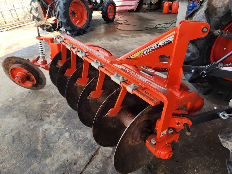 รถสวยๆมาอีกแล้วคะ L5018SP  ปี66 ใช้งาน 1,321 ชม. เครื่องเกียร์เดิมๆ พร้อมใช้งาน ไม่มีรั่วซึม เล่มครบ ราคา 465,000 บาท  โทร 088-8831878 ,084-5486359 แยกตาเพชร อ.สนม จ.สุรินทร์