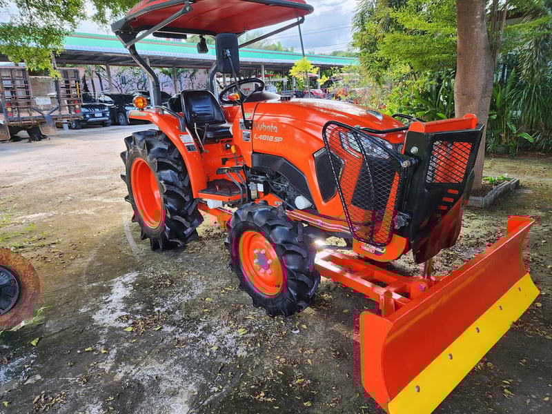 ขาย L4018SP ปี64ใช้งานน้อย รถสวย พร้อมใช้ เครื่องเกียร์เดิม เล่มครบ ราคา 375,000 บาท อุปกรณ์ครบ โทร 088-8831878 ,084-5486359 แยกตาเพชร อ.สนม จ.สุรินทร์ #ร้านรถไถมือสอง #รถไถมือสองสภาพสวยๆ #รถไถคูโบต้า #รถไถมือสองราคาถูก