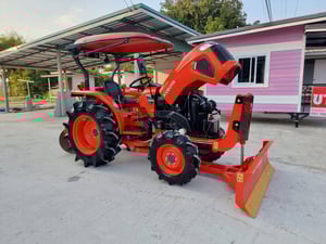 ขาย  L4018DT ปี63 มาพร้อมใบดันหน้าใหม่ สีเดิมทั้งคัน เครื่องเกียร์เดิมแน่นไม่เคยแกะ พร้อมใช้งาน เล่มครบ ราคา 348,000 บาท  โทร 088-8831878 ,084-5486359 แยกตาเพชร อ.สนม จ.สุรินทร์